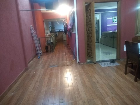 São 02 Dormt. sendo um suíte, sala ampla, cozinha, banheiro, área de serviço, área de churrasco com 